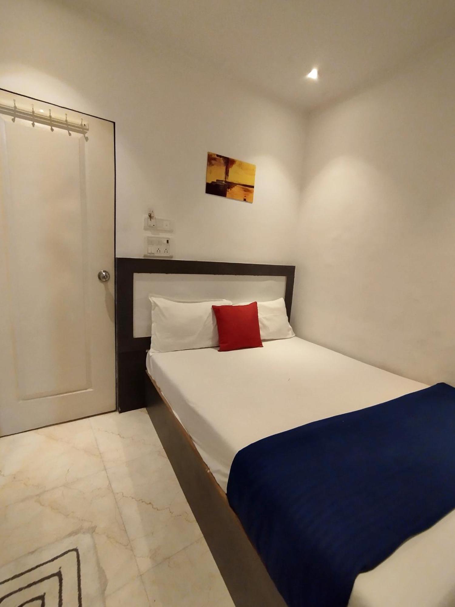 Hotel Aspen Mumbai Exterior photo